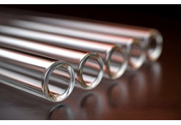 Lufka szklana czy metalowa – co zmienia w smaku i wygodzie palenia