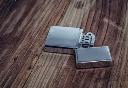 Jak dbać o zapalniczkę benzynową, aby służyła przez lata?