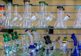 Akcesoria do czyszczenia shishy i bonga – które warto zamówić w większej ilości?