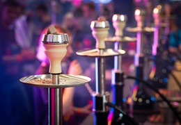 Co wpływa na temperaturę palenia w shishy i jak ją kontrolować?