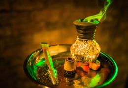 Co zamiast tytoniu do shishy? Poznaj żele, kamienie i mieszanki ziołowe