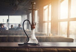 Jak skutecznie i szybko czyścić shishę w lokalu gastronomicznym? Praktyczne rozwiązania dla profesjonalistów